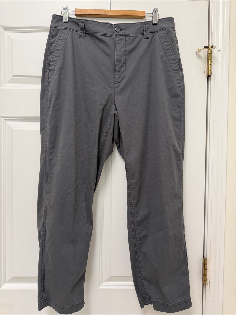 Old Navy OG Chino in Gray Size Large